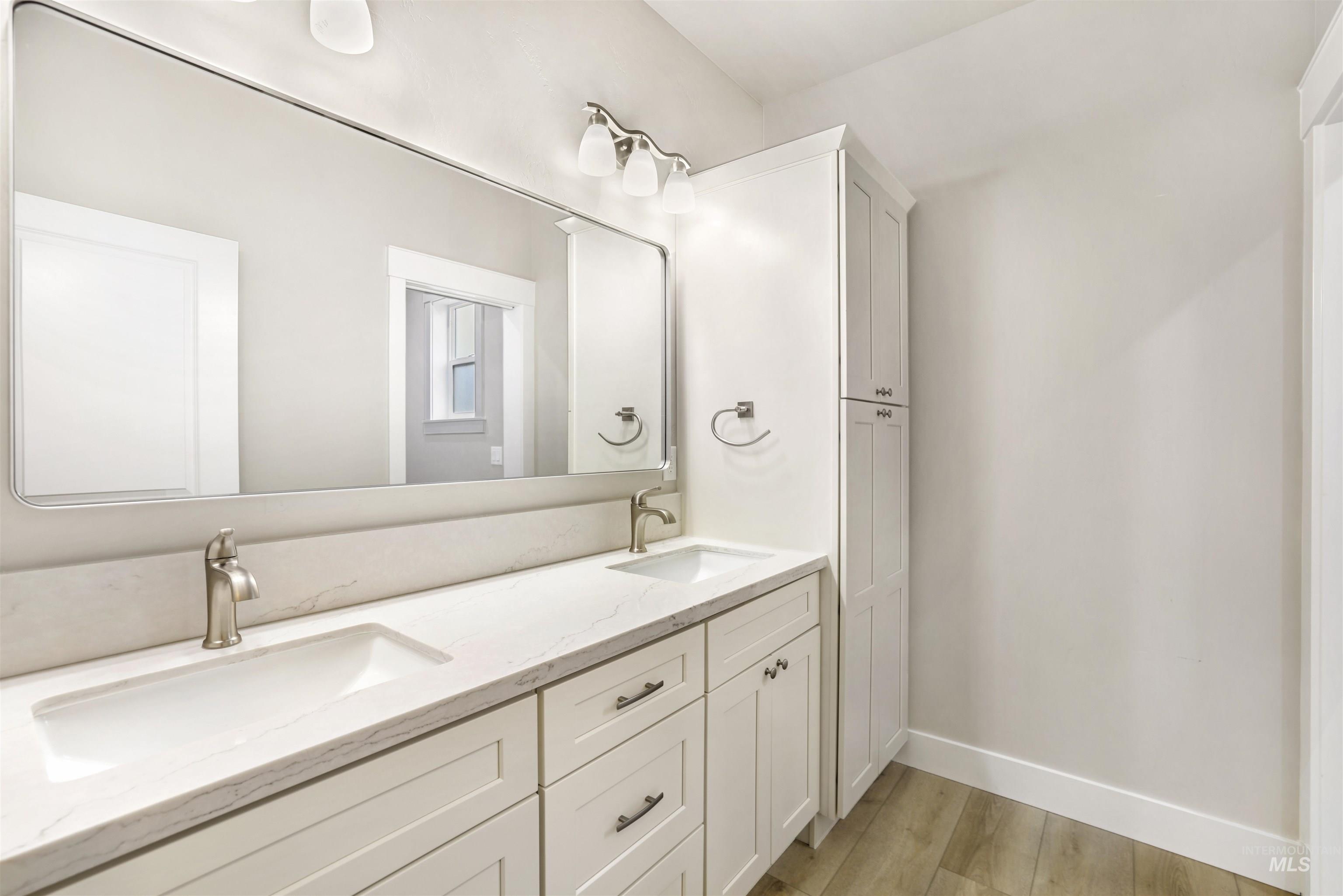 109 Stella Circle, Hagerman, Idaho 83332, 3 Bedrooms, 2 Bathrooms, Residential For Sale, Price $749,900,MLS 98972985