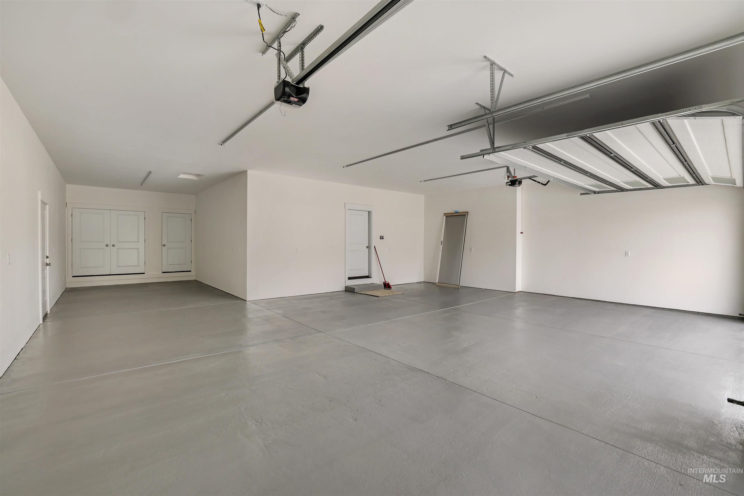 109 Stella Circle, Hagerman, Idaho 83332, 3 Bedrooms, 2 Bathrooms, Residential For Sale, Price $749,900,MLS 98972985