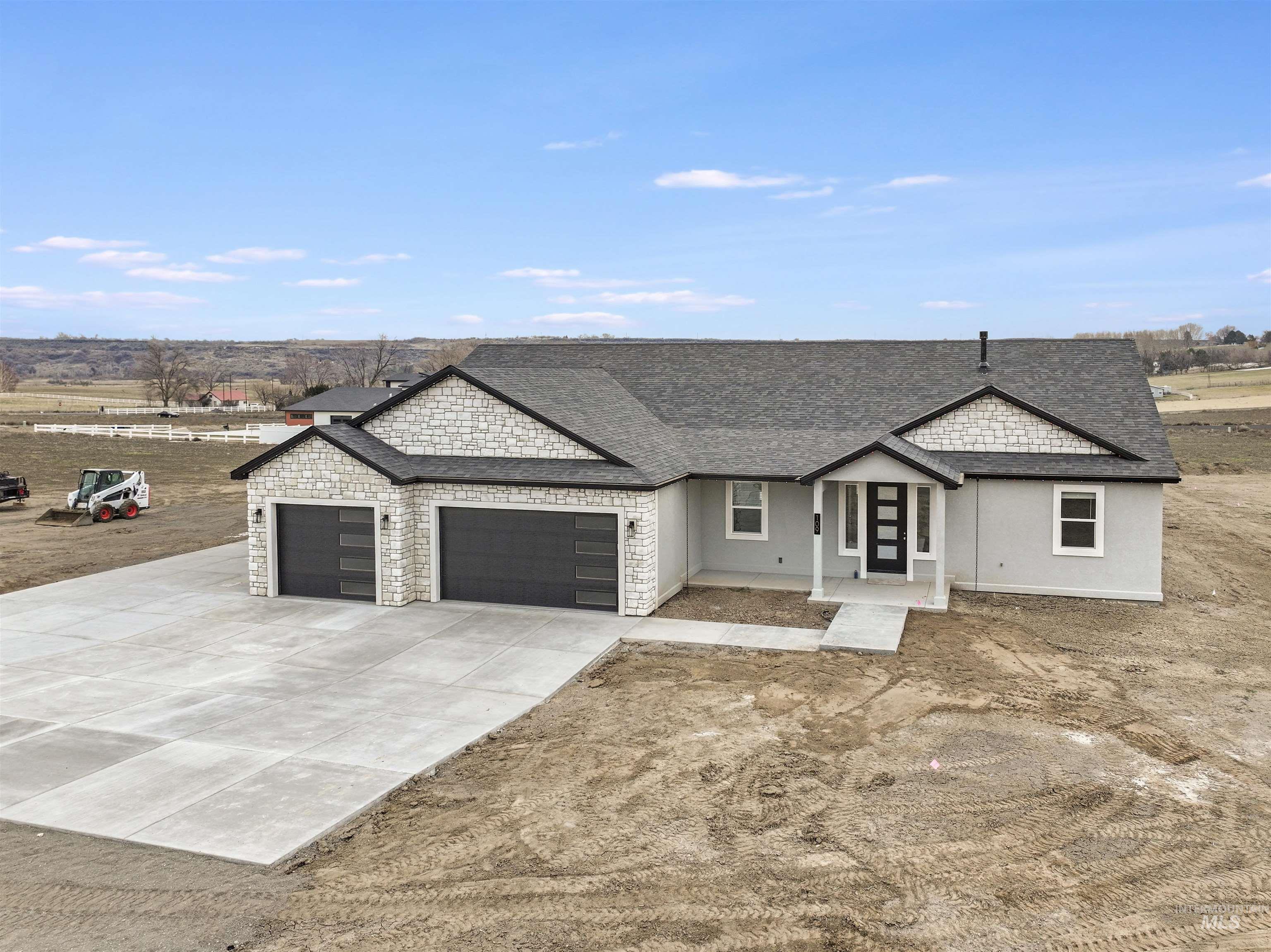 109 Stella Circle, Hagerman, Idaho 83332, 3 Bedrooms, 2 Bathrooms, Residential For Sale, Price $744,900,MLS 98972985