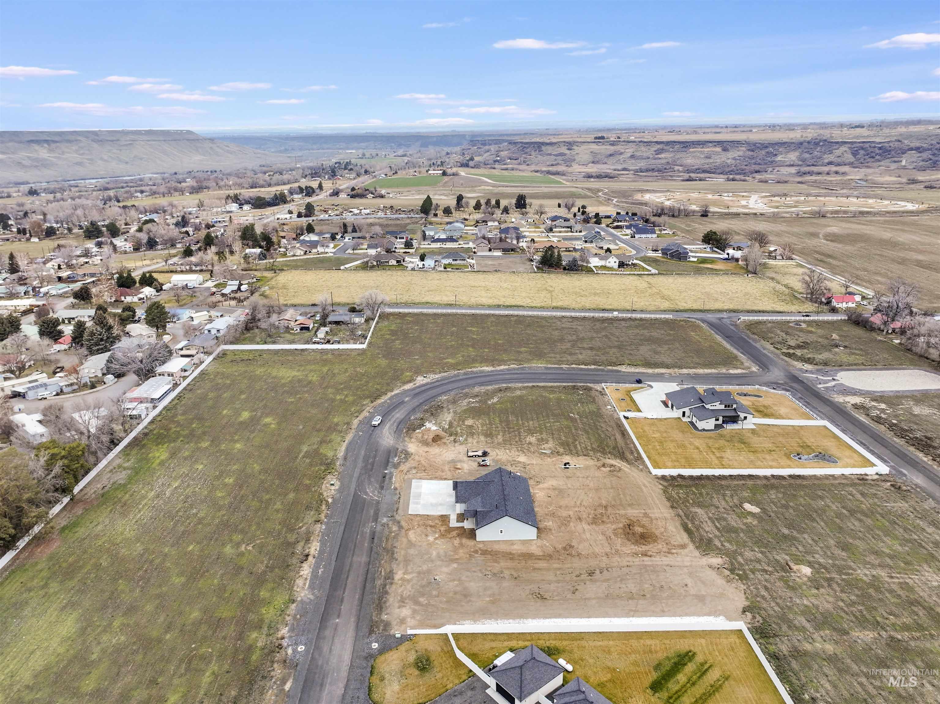 109 Stella Circle, Hagerman, Idaho 83332, 3 Bedrooms, 2 Bathrooms, Residential For Sale, Price $749,900,MLS 98972985
