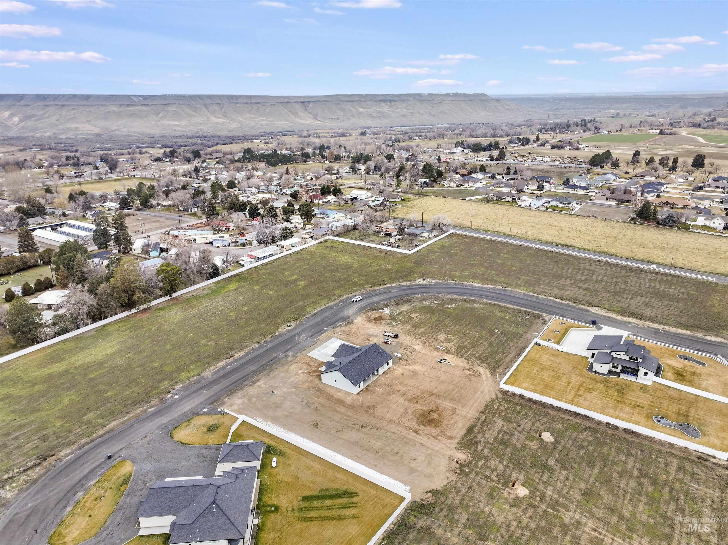 109 Stella Circle, Hagerman, Idaho 83332, 3 Bedrooms, 2 Bathrooms, Residential For Sale, Price $744,900,MLS 98972985