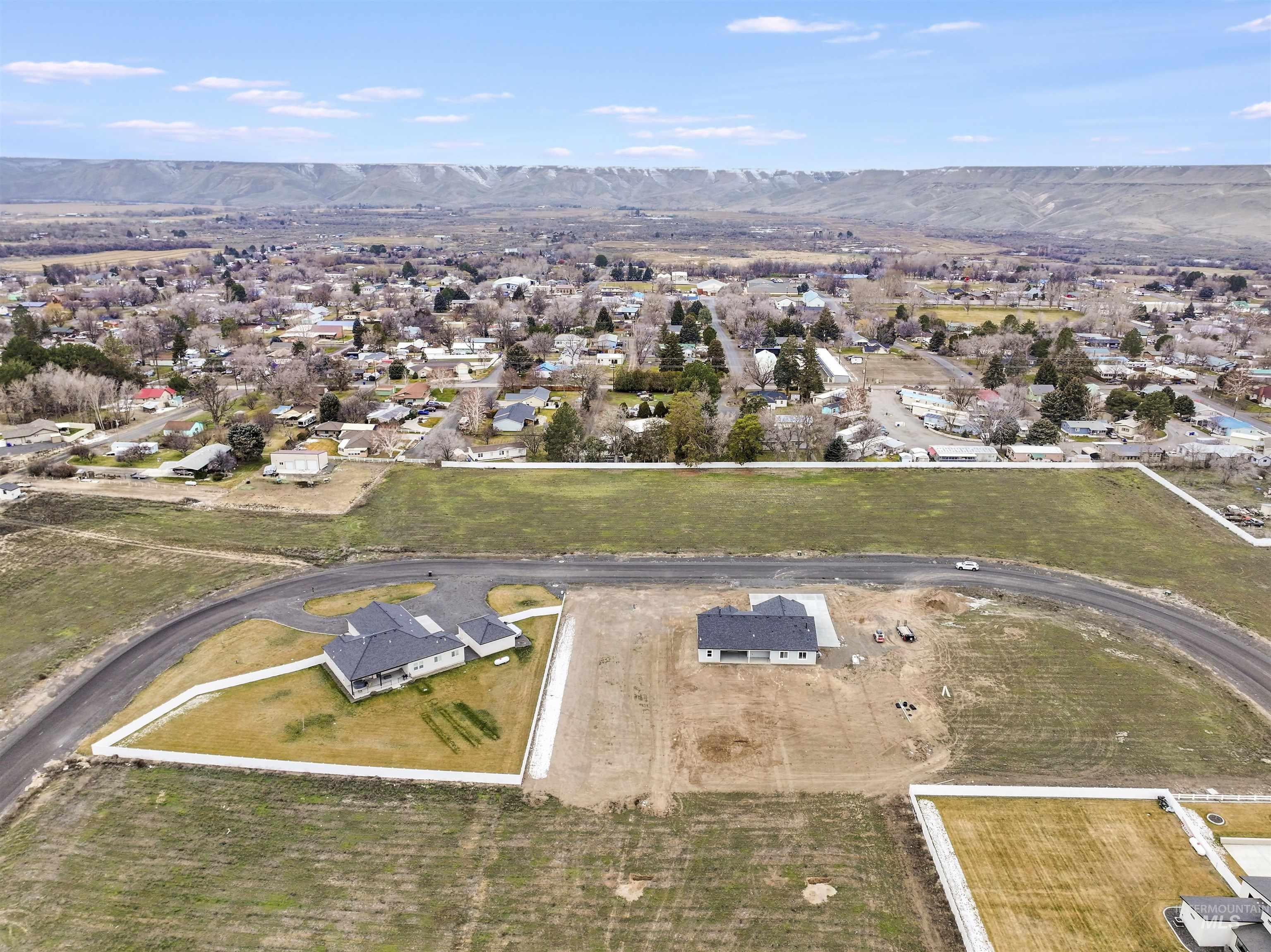 109 Stella Circle, Hagerman, Idaho 83332, 3 Bedrooms, 2 Bathrooms, Residential For Sale, Price $749,900,MLS 98972985