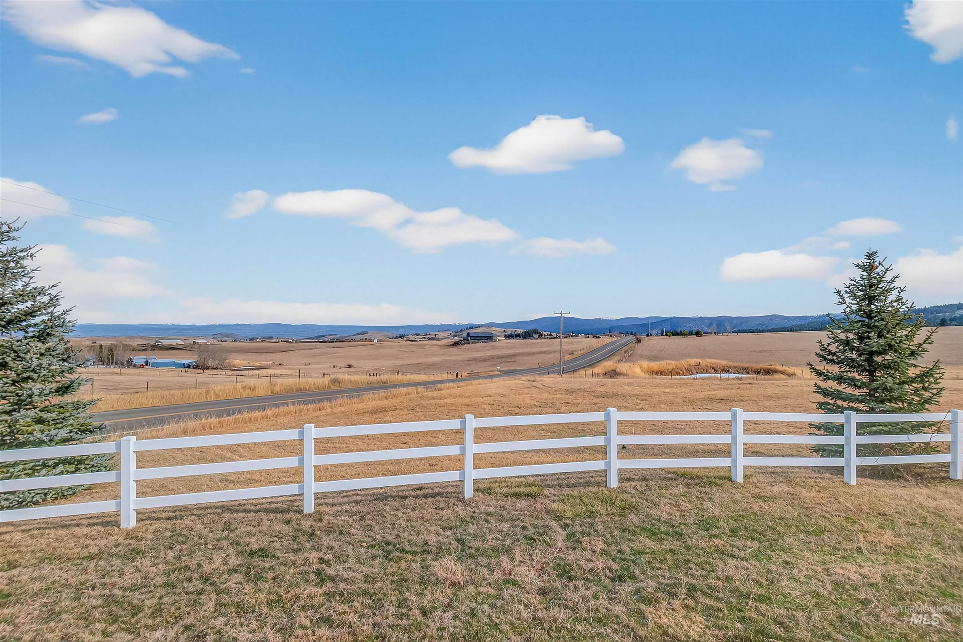 5 Red Barn Lane, Grangeville, Idaho 83530, 2 Bedrooms, 2 Bathrooms, Residential For Sale, Price $509,000,MLS 98972988