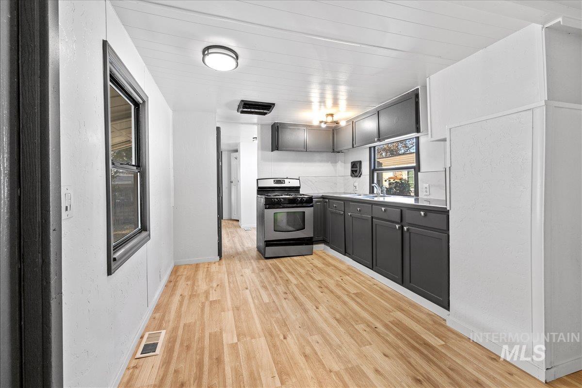 6728 W Fairview Ave, Boise, Idaho 83704, 2 Bedrooms, 1 Bathroom, Residential For Sale, Price $35,000,MLS 98972991