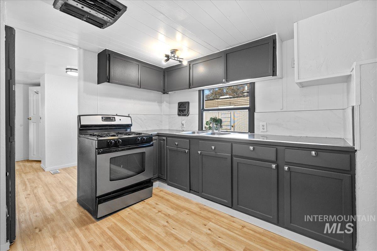 6728 W Fairview Ave, Boise, Idaho 83704, 2 Bedrooms, 1 Bathroom, Residential For Sale, Price $35,000,MLS 98972991