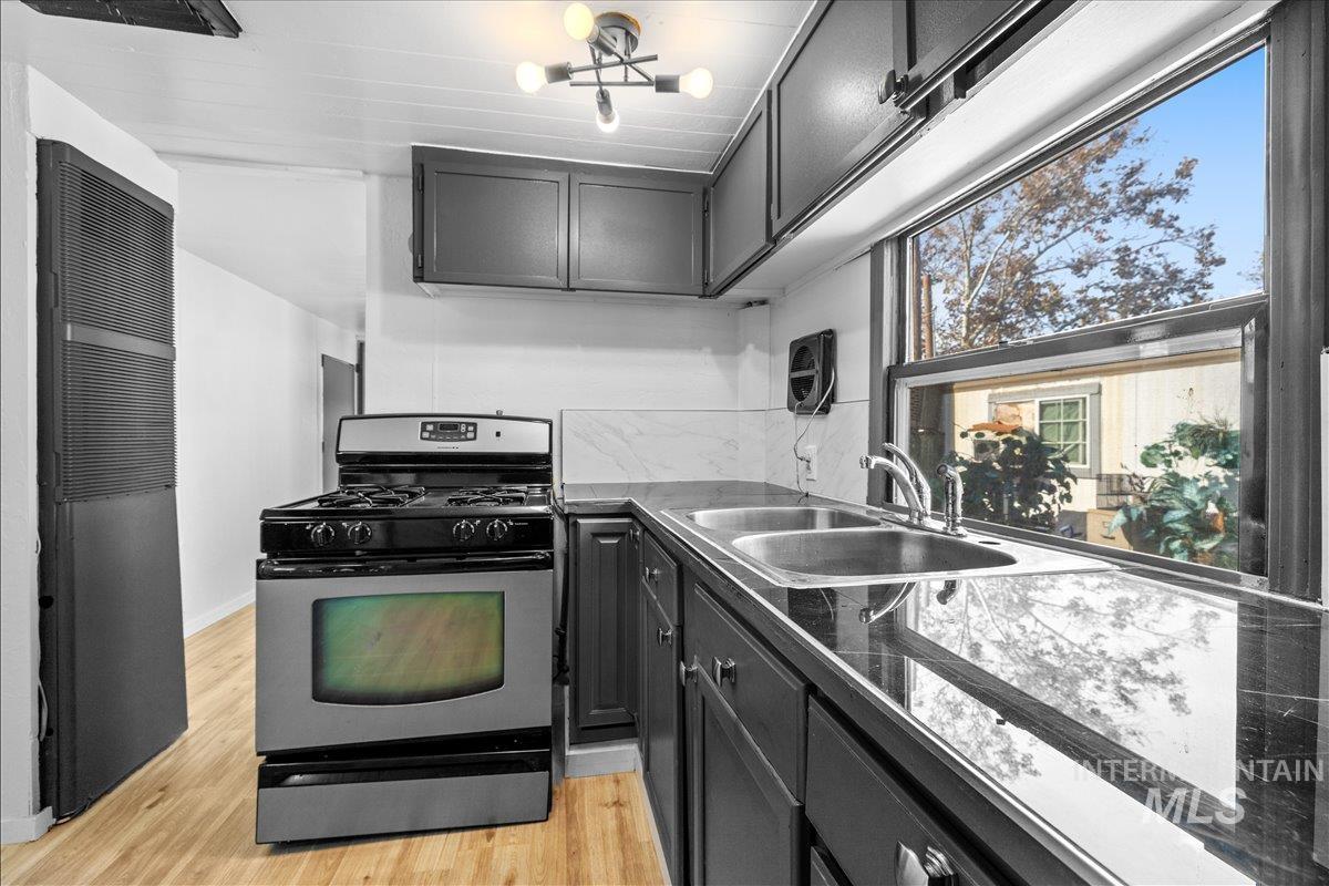 6728 W Fairview Ave, Boise, Idaho 83704, 2 Bedrooms, 1 Bathroom, Residential For Sale, Price $35,000,MLS 98972991