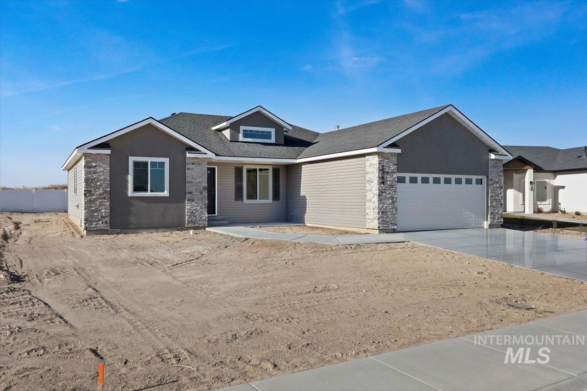 2044 Lowline Avenue, Twin Falls, Idaho 83301, 4 Bedrooms, 2 Bathrooms, Residential For Sale, Price $379,000,MLS 98972995