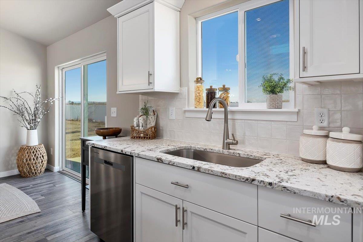 2044 Lowline Avenue, Twin Falls, Idaho 83301, 4 Bedrooms, 2 Bathrooms, Residential For Sale, Price $379,000,MLS 98972995