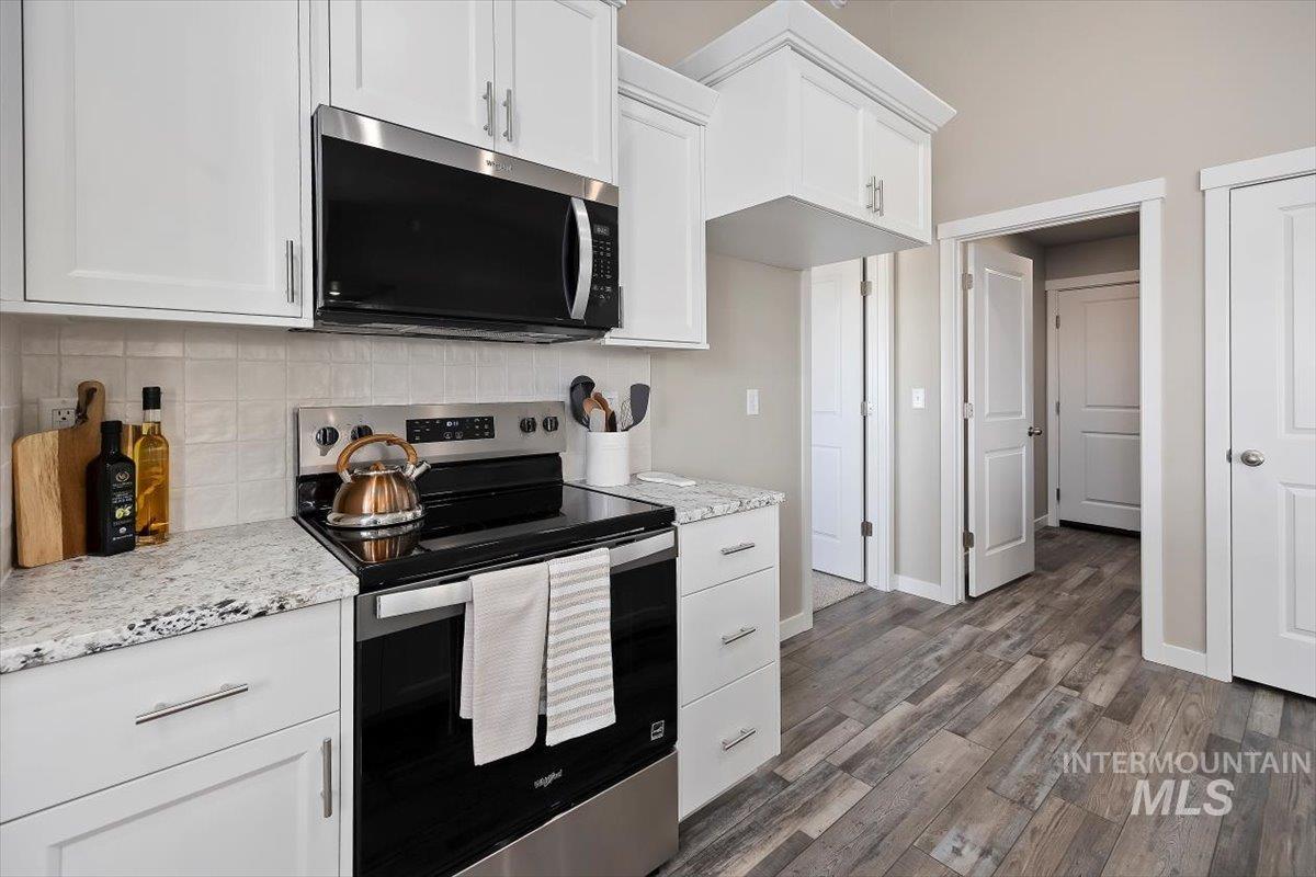 2044 Lowline Avenue, Twin Falls, Idaho 83301, 4 Bedrooms, 2 Bathrooms, Residential For Sale, Price $379,000,MLS 98972995