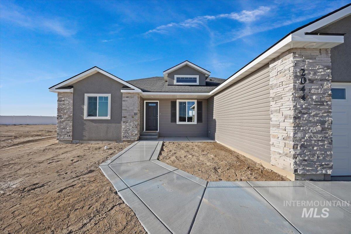 2044 Lowline Avenue, Twin Falls, Idaho 83301, 4 Bedrooms, 2 Bathrooms, Residential For Sale, Price $379,000,MLS 98972995