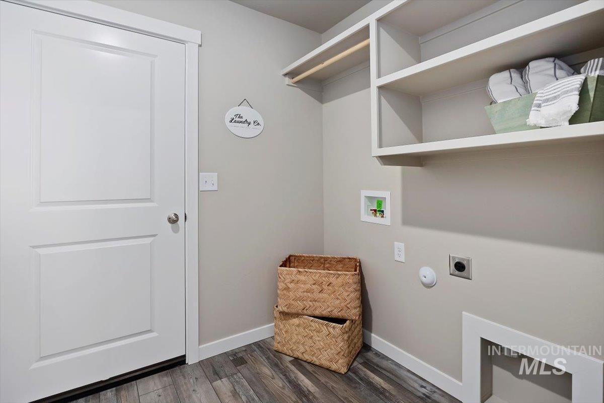 2044 Lowline Avenue, Twin Falls, Idaho 83301, 4 Bedrooms, 2 Bathrooms, Residential For Sale, Price $379,000,MLS 98972995