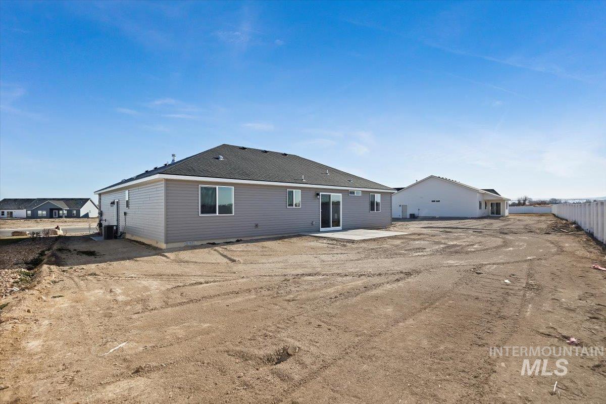 2044 Lowline Avenue, Twin Falls, Idaho 83301, 4 Bedrooms, 2 Bathrooms, Residential For Sale, Price $379,000,MLS 98972995