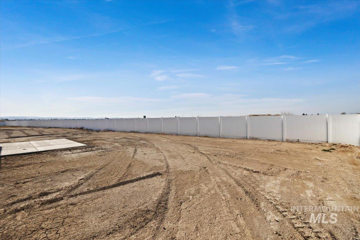 2044 Lowline Avenue, Twin Falls, Idaho 83301, 4 Bedrooms, 2 Bathrooms, Residential For Sale, Price $379,000,MLS 98972995