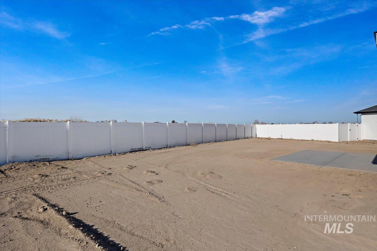 2044 Lowline Avenue, Twin Falls, Idaho 83301, 4 Bedrooms, 2 Bathrooms, Residential For Sale, Price $379,000,MLS 98972995