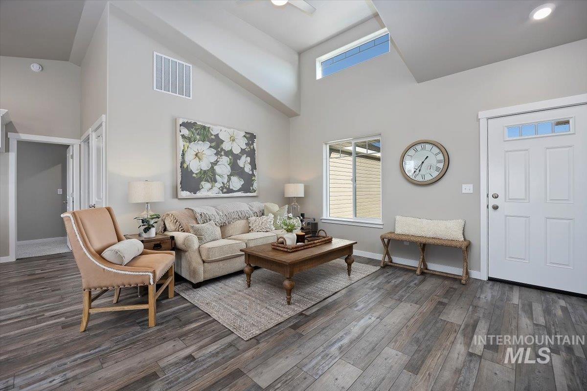 2044 Lowline Avenue, Twin Falls, Idaho 83301, 4 Bedrooms, 2 Bathrooms, Residential For Sale, Price $379,000,MLS 98972995