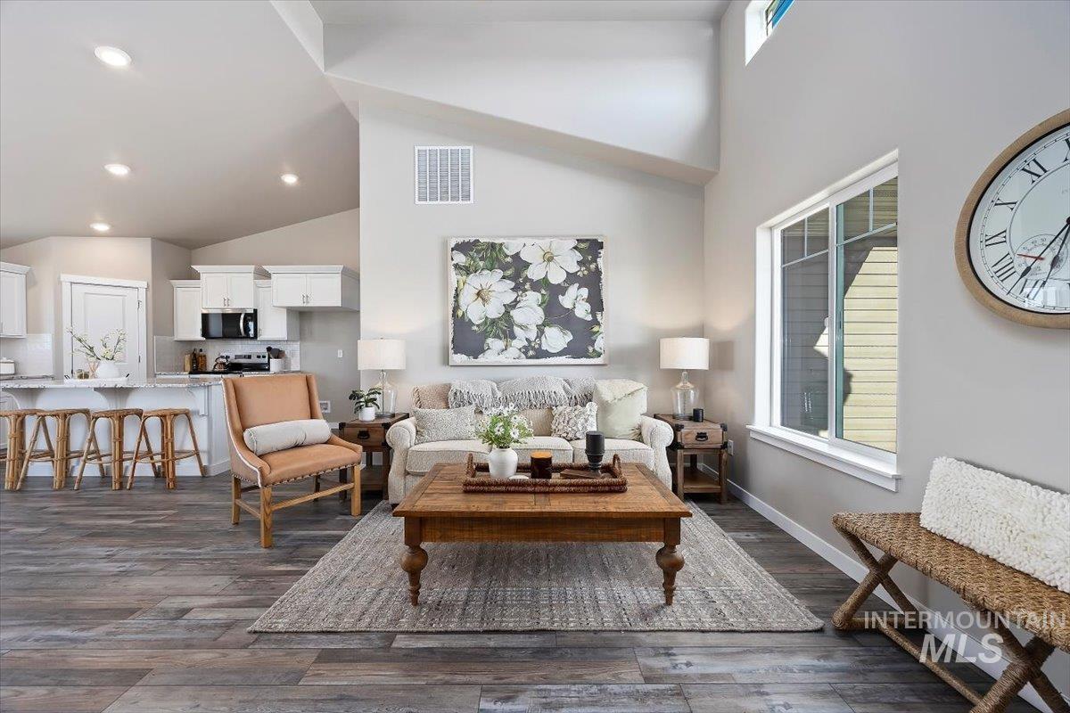 2044 Lowline Avenue, Twin Falls, Idaho 83301, 4 Bedrooms, 2 Bathrooms, Residential For Sale, Price $379,000,MLS 98972995