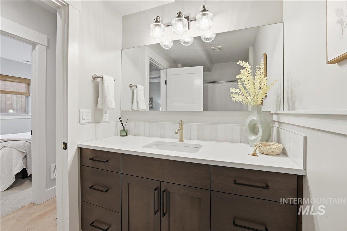 2129 N 34th St, Boise, Idaho 83703, 3 Bedrooms, 2.5 Bathrooms, Residential For Sale, Price $727,999,MLS 98972997