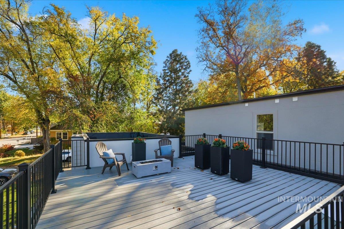 2129 N 34th St, Boise, Idaho 83703, 3 Bedrooms, 2.5 Bathrooms, Residential For Sale, Price $727,999,MLS 98972997