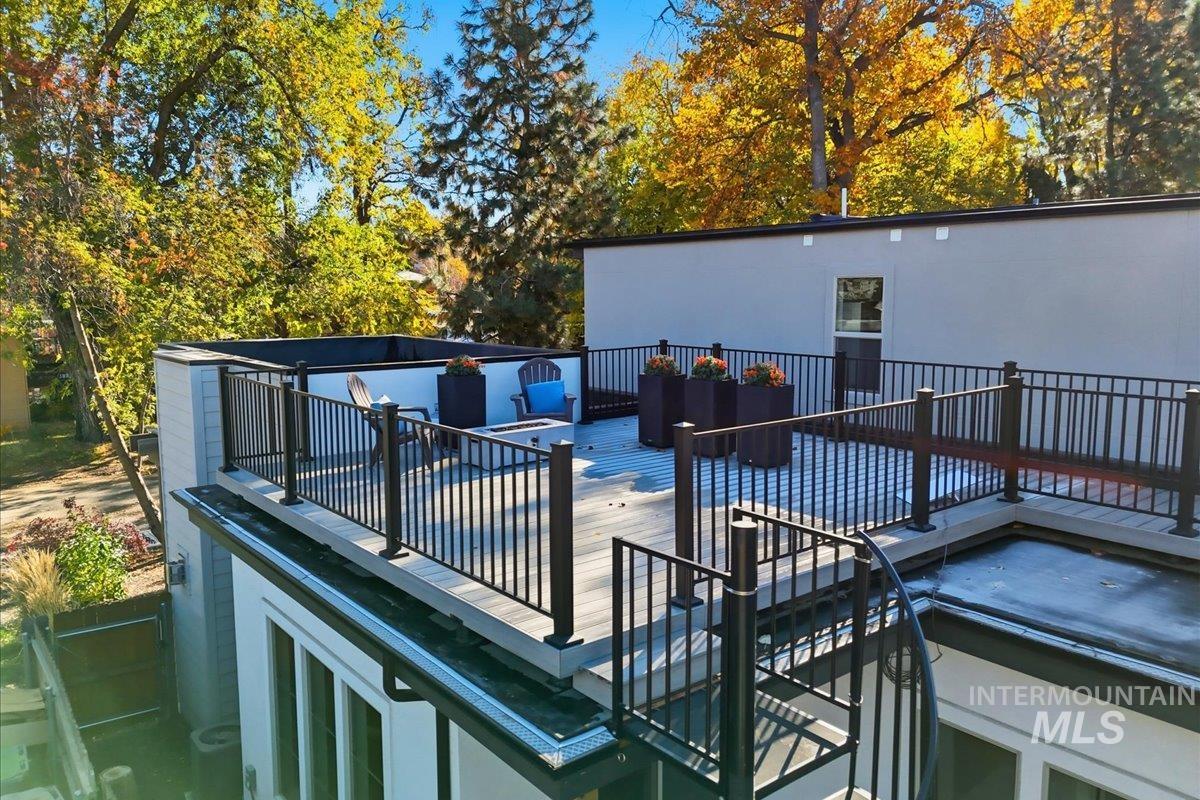 2129 N 34th St, Boise, Idaho 83703, 3 Bedrooms, 2.5 Bathrooms, Residential For Sale, Price $727,999,MLS 98972997