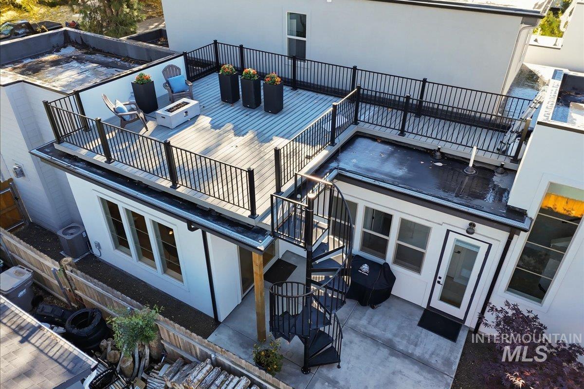 2129 N 34th St, Boise, Idaho 83703, 3 Bedrooms, 2.5 Bathrooms, Residential For Sale, Price $727,999,MLS 98972997