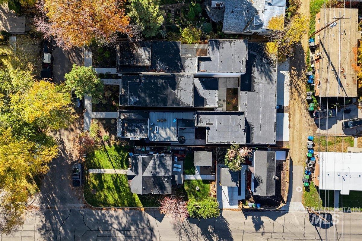 2129 N 34th St, Boise, Idaho 83703, 3 Bedrooms, 2.5 Bathrooms, Residential For Sale, Price $727,999,MLS 98972997