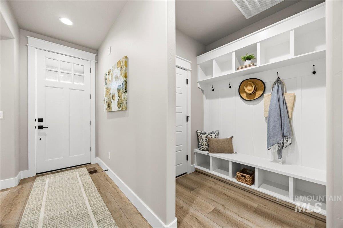 2663 Soulen Dr, Emmett, Idaho 83617, 3 Bedrooms, 2 Bathrooms, Residential For Sale, Price $564,500, 98972999