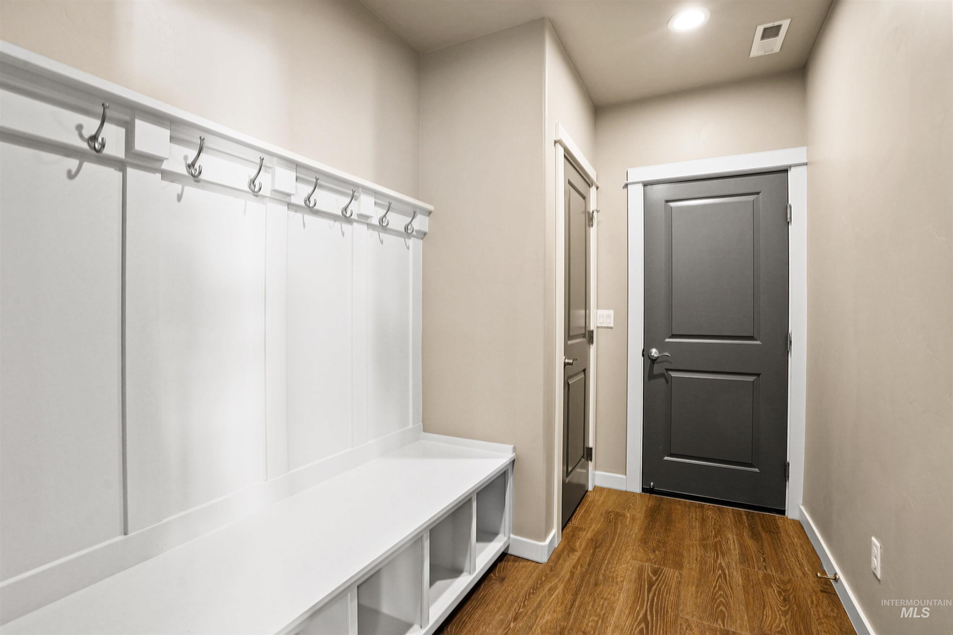 6796 S Silver Spur Way, Boise, Idaho 83709, 4 Bedrooms, 3 Bathrooms, Residential For Sale, Price $615,990,MLS 98973001