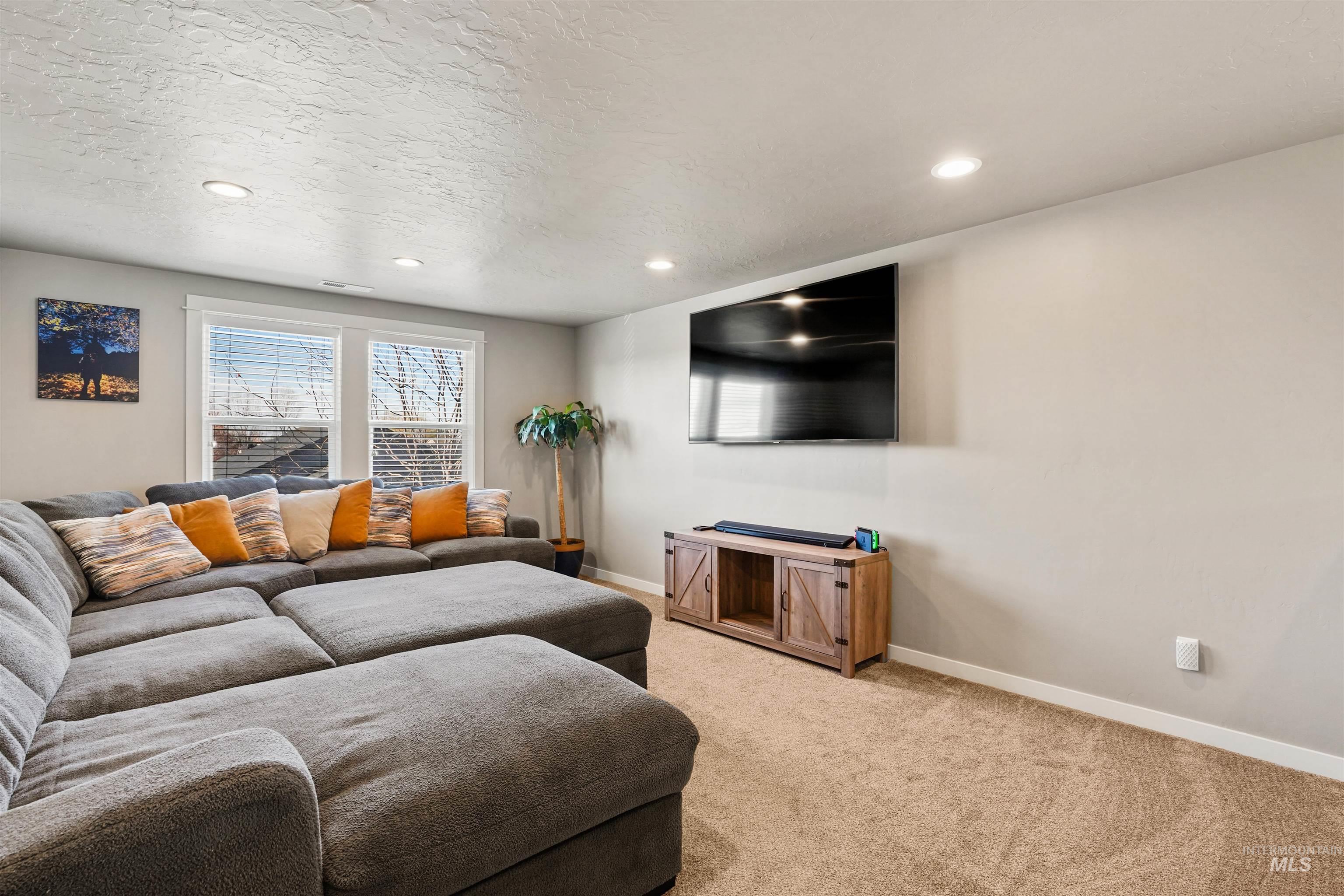 6796 S Silver Spur Way, Boise, Idaho 83709, 4 Bedrooms, 3 Bathrooms, Residential For Sale, Price $615,990,MLS 98973001