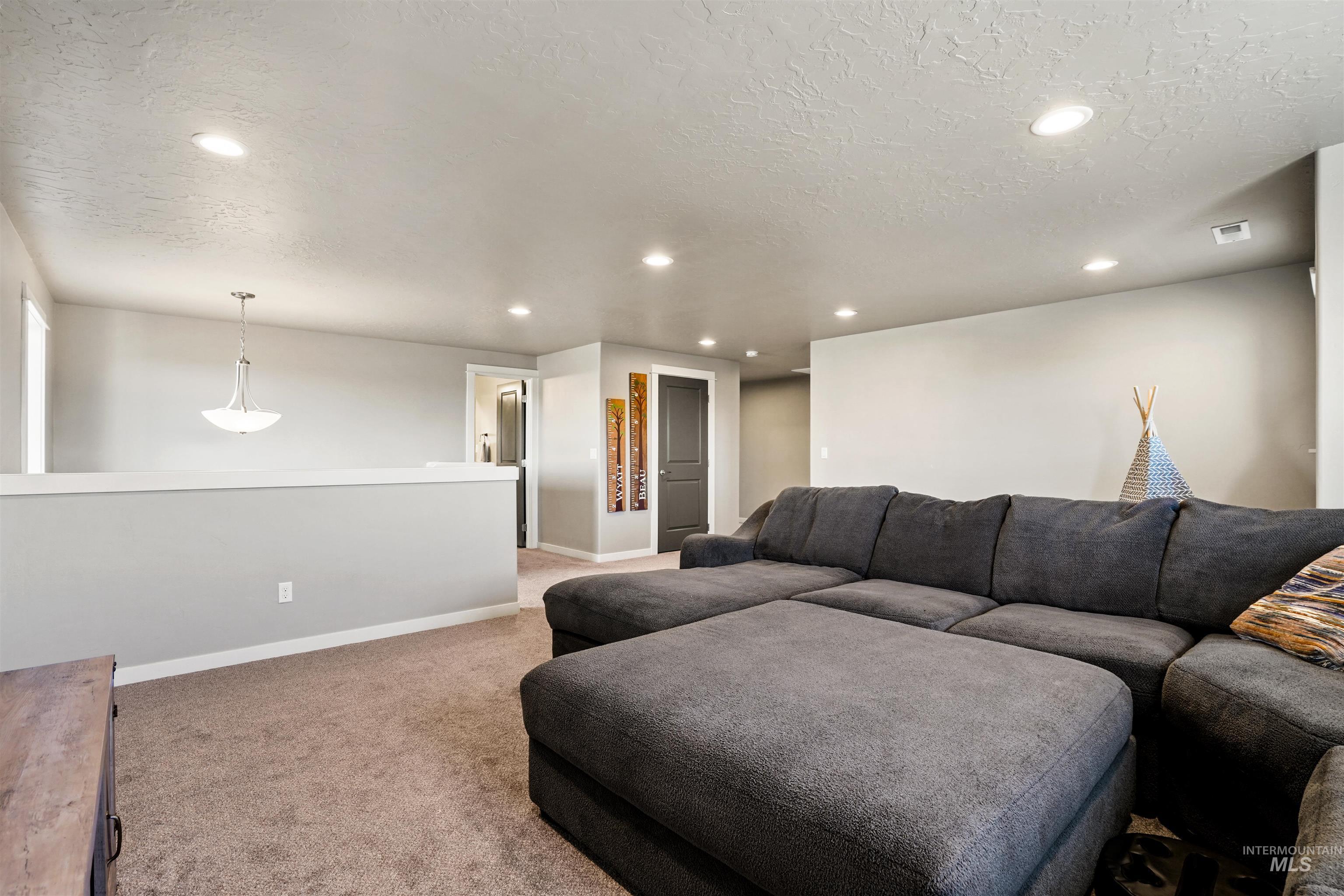 6796 S Silver Spur Way, Boise, Idaho 83709, 4 Bedrooms, 3 Bathrooms, Residential For Sale, Price $615,990,MLS 98973001