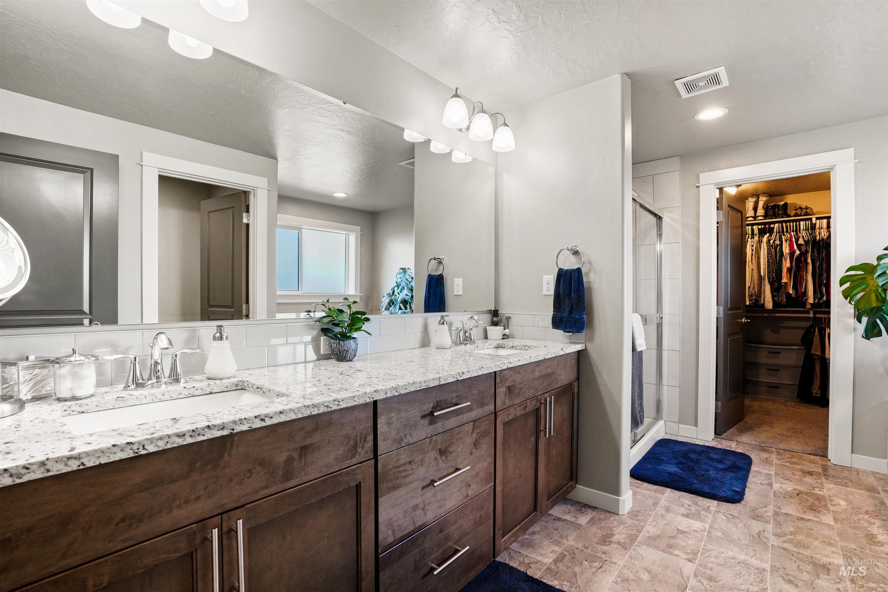 6796 S Silver Spur Way, Boise, Idaho 83709, 4 Bedrooms, 3 Bathrooms, Residential For Sale, Price $615,990,MLS 98973001