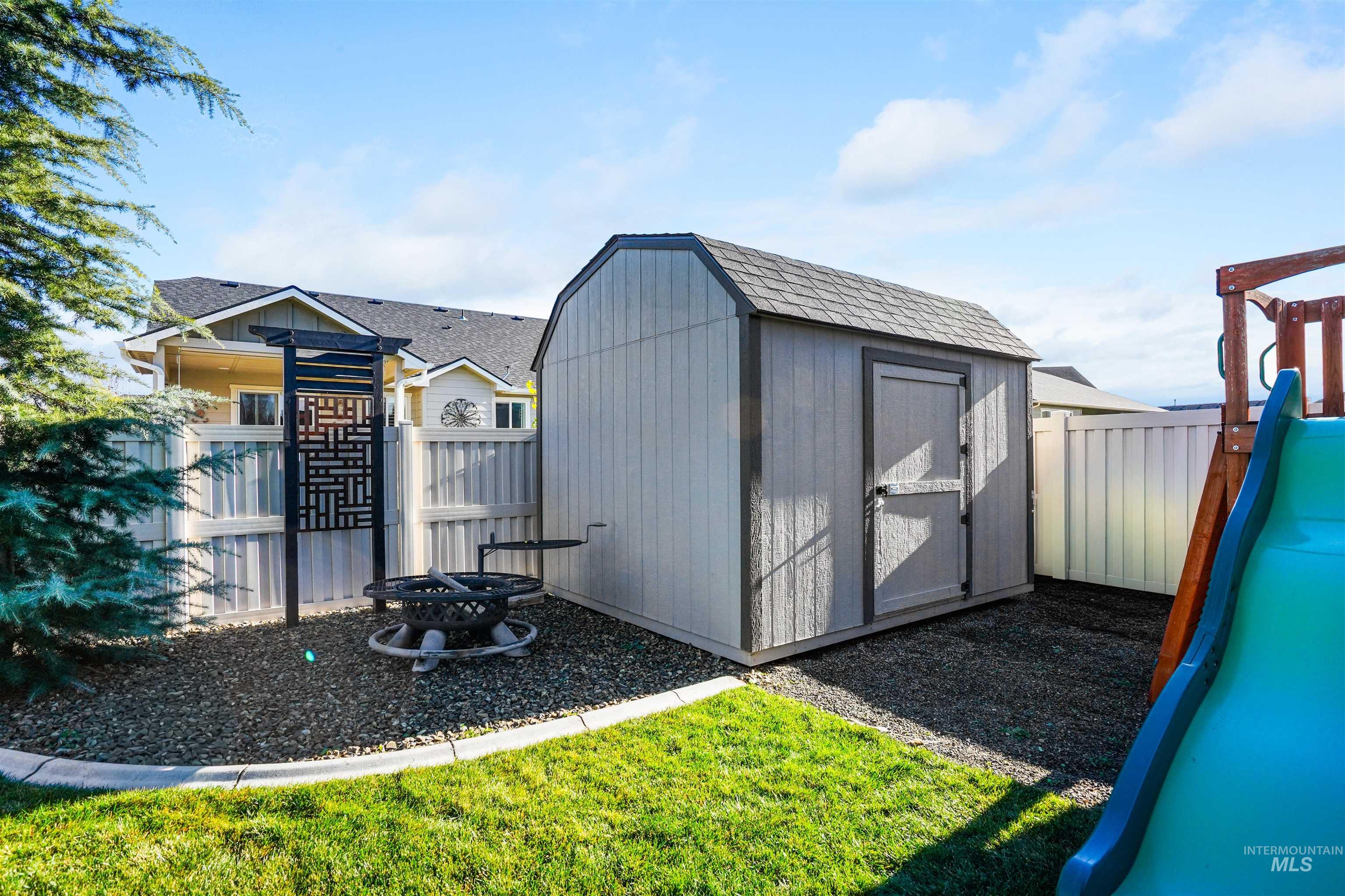 6796 S Silver Spur Way, Boise, Idaho 83709, 4 Bedrooms, 3 Bathrooms, Residential For Sale, Price $615,990,MLS 98973001