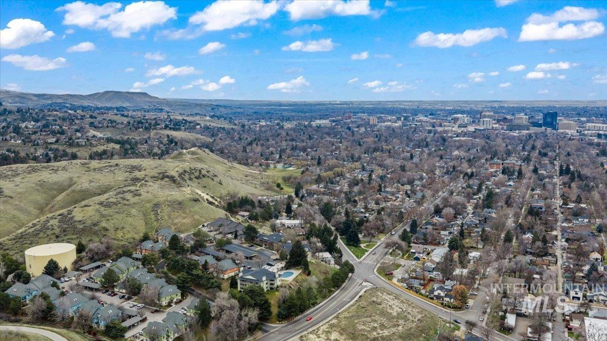 1419 Camel Back Lane, Boise, Idaho 83702, 1 Bedroom, 1 Bathroom, Residential For Sale, Price $365,000,MLS 98973003