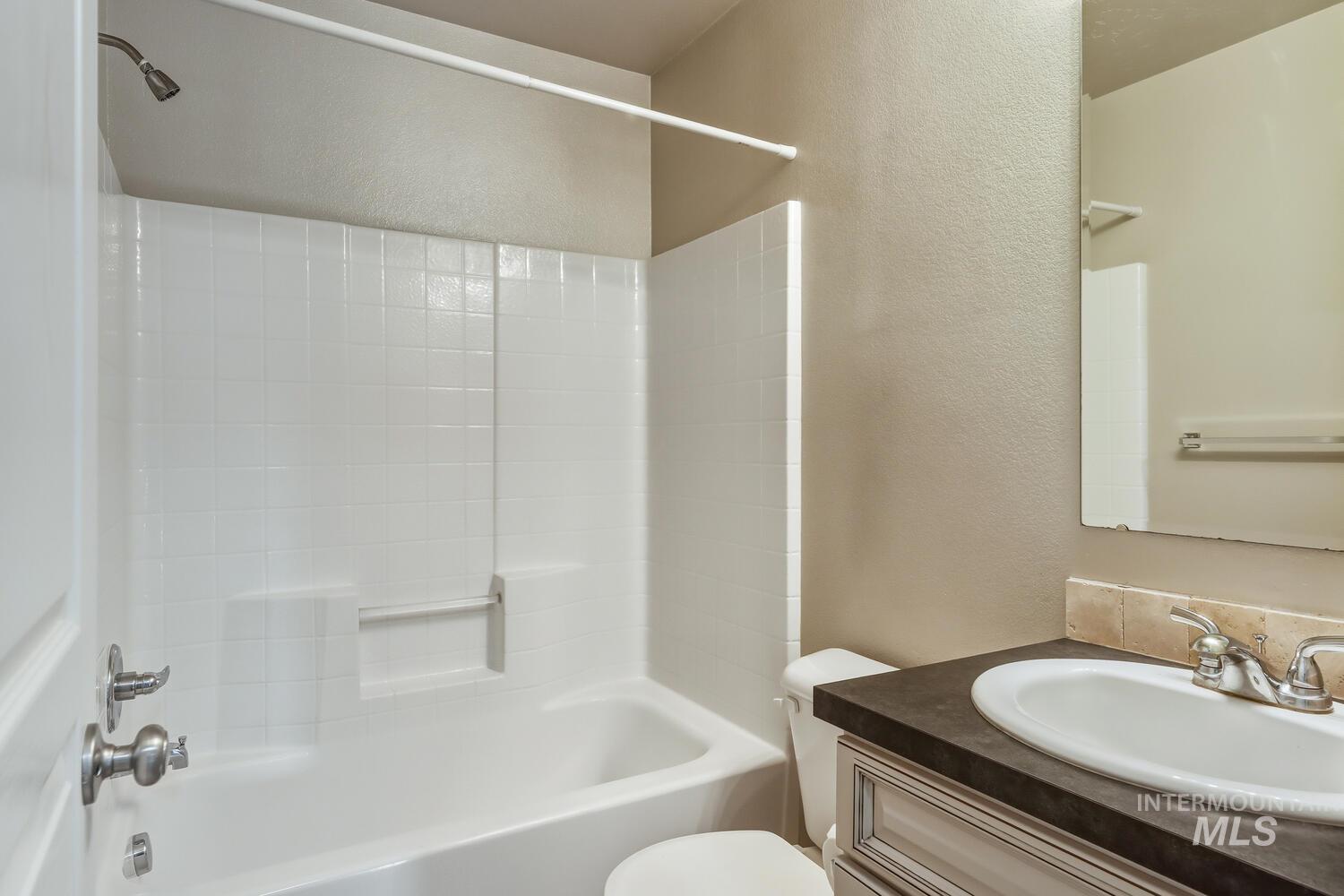 143 E Willow Creek, Middleton, Idaho 83644, 3 Bedrooms, 2 Bathrooms, Residential For Sale, Price $384,900,MLS 98973007