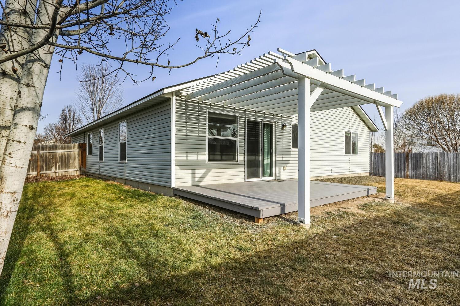 143 E Willow Creek, Middleton, Idaho 83644, 3 Bedrooms, 2 Bathrooms, Residential For Sale, Price $384,900,MLS 98973007