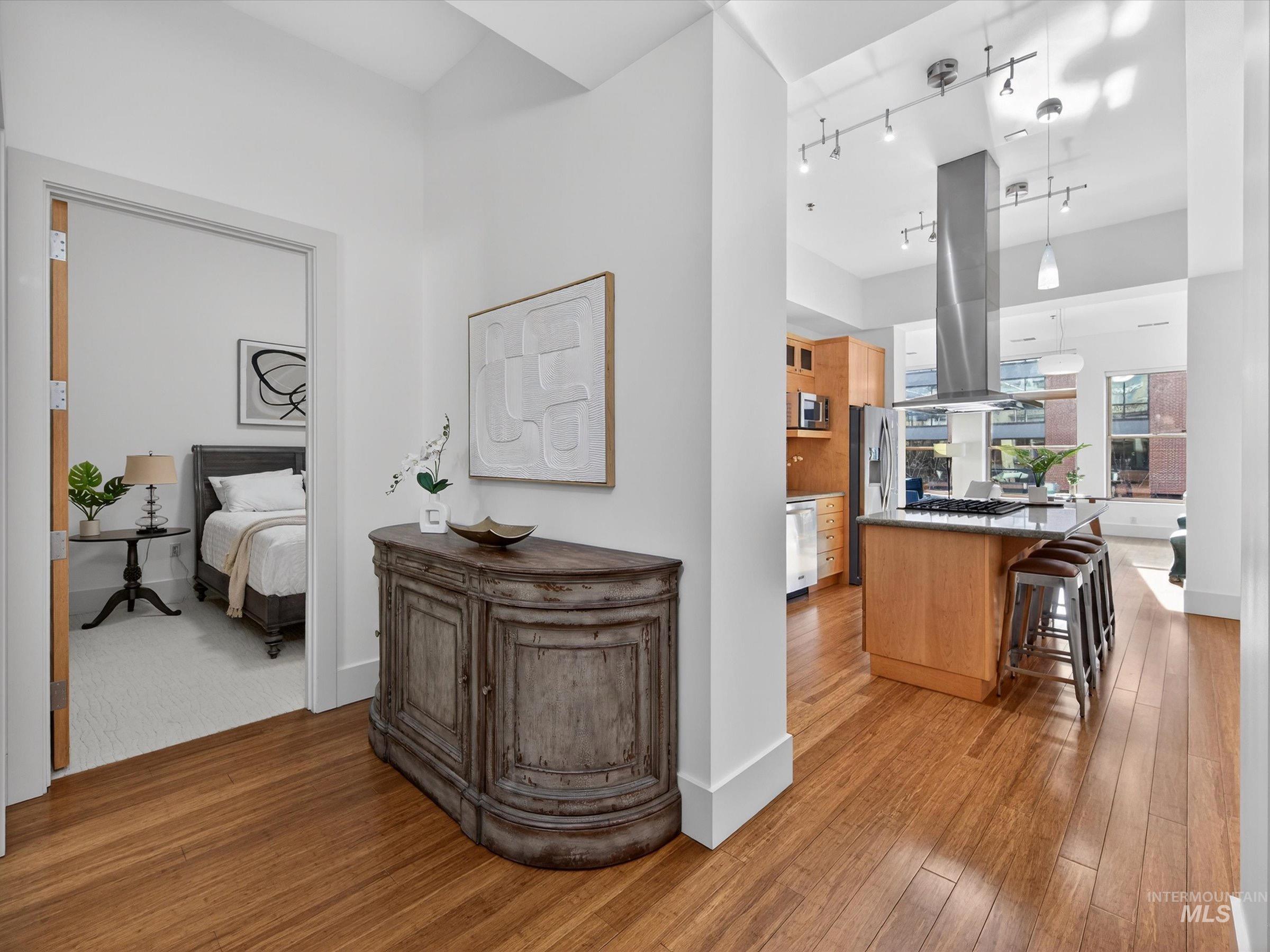 101 N 10th Street, Boise, Idaho 83702, 2 Bedrooms, 1 Bathroom, Residential For Sale, Price $629,000,MLS 98973009