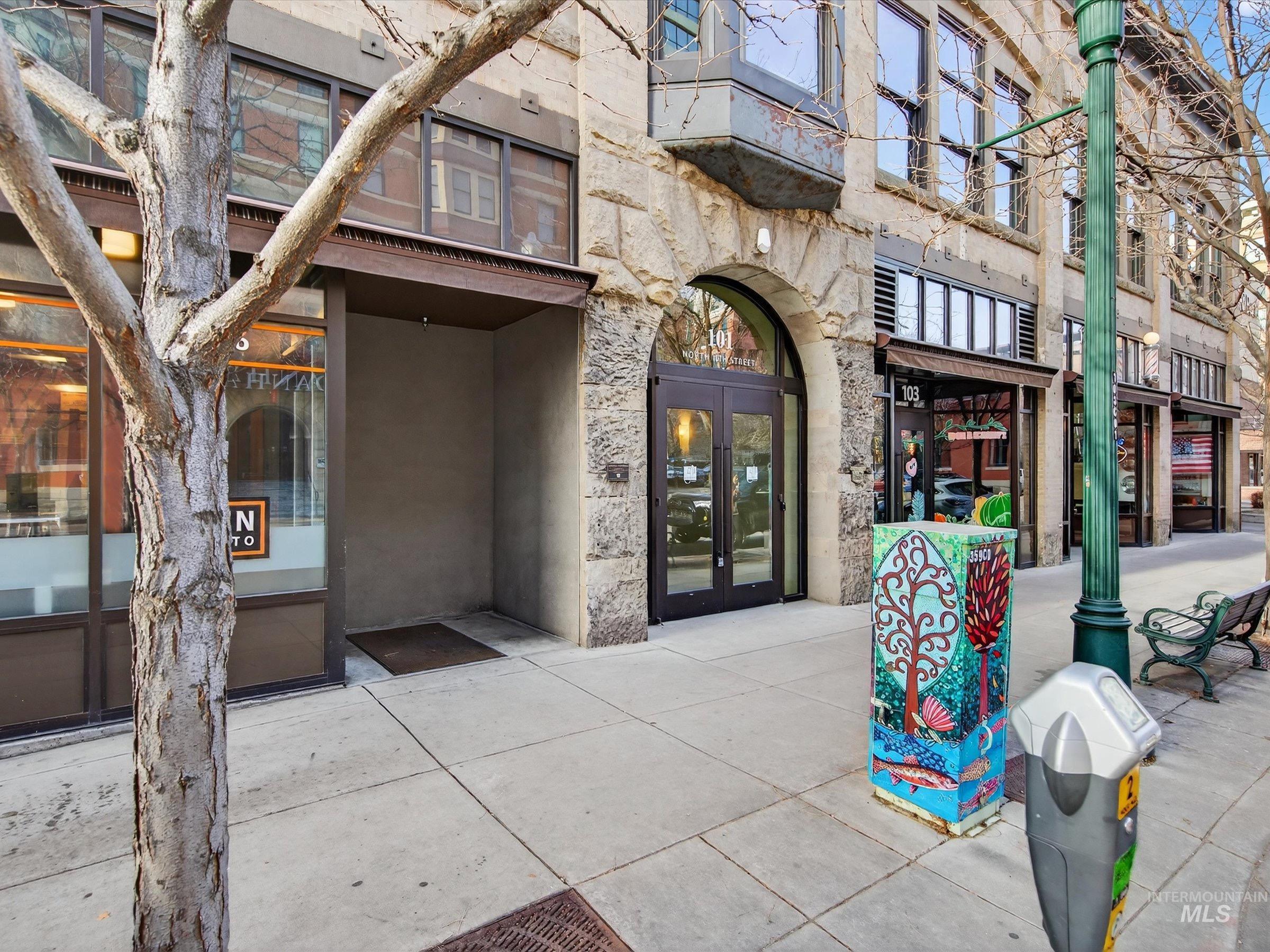 101 N 10th Street, Boise, Idaho 83702, 2 Bedrooms, 1 Bathroom, Residential For Sale, Price $629,000,MLS 98973009