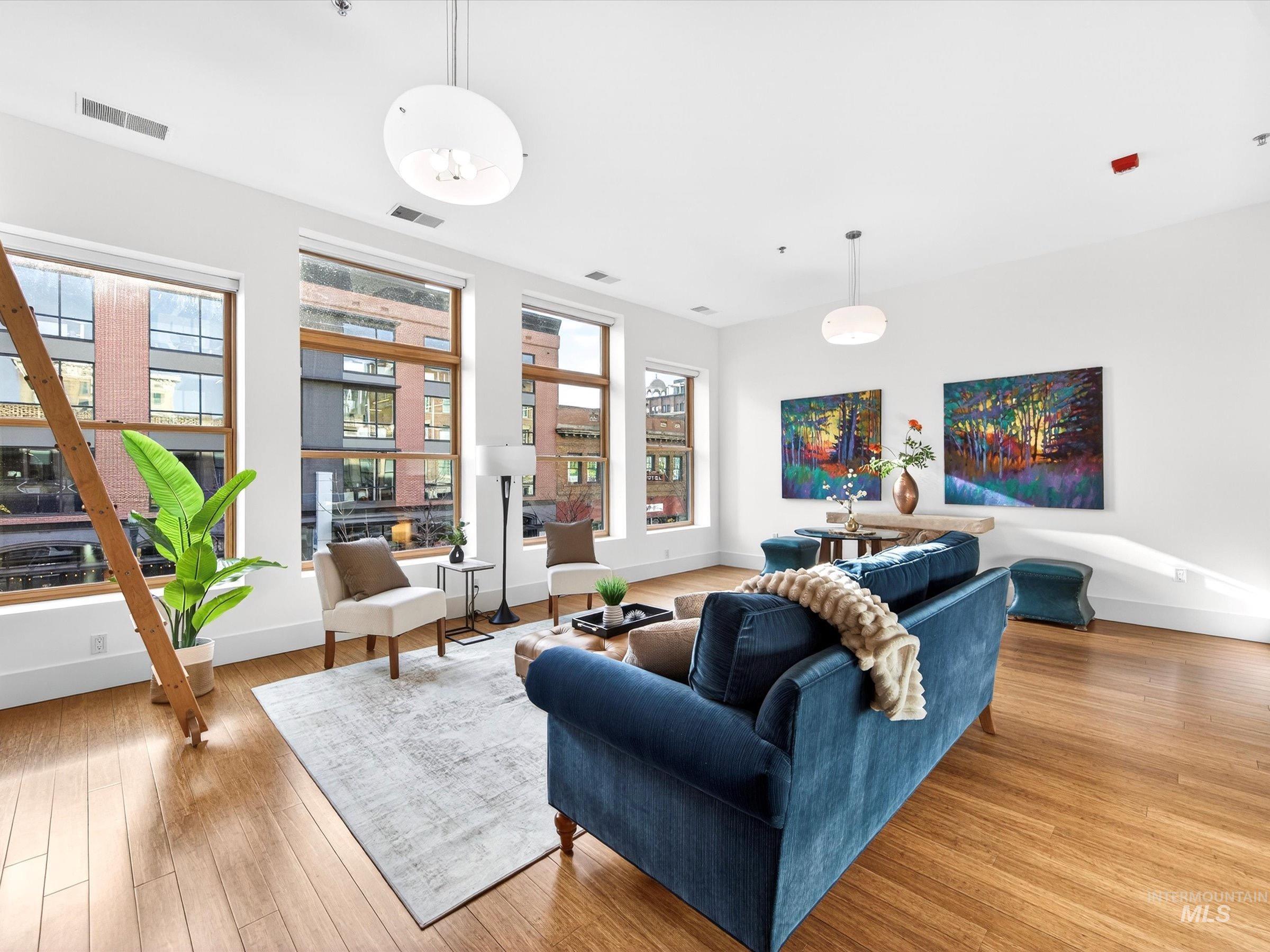 101 N 10th Street #203, Boise, Idaho 83702, 2 Bedrooms, 1 Bathroom, Residential For Sale, Price $629,000,MLS 98973009