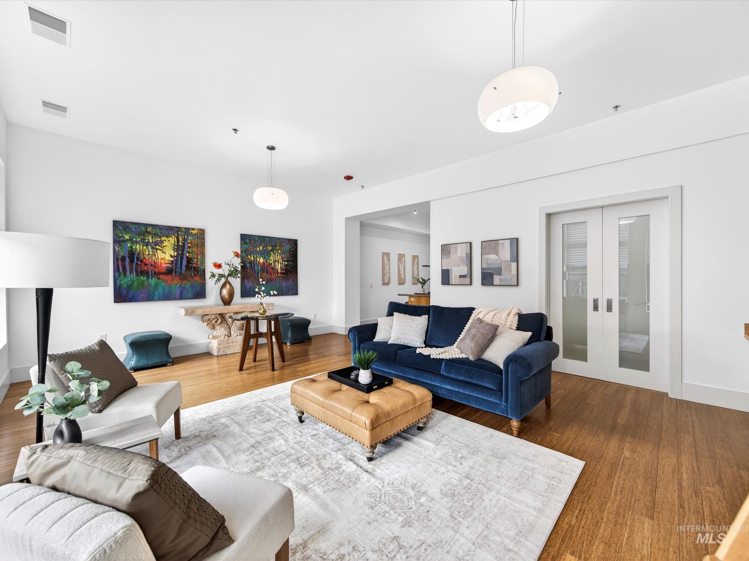 101 N 10th Street, Boise, Idaho 83702, 2 Bedrooms, 1 Bathroom, Residential For Sale, Price $629,000,MLS 98973009