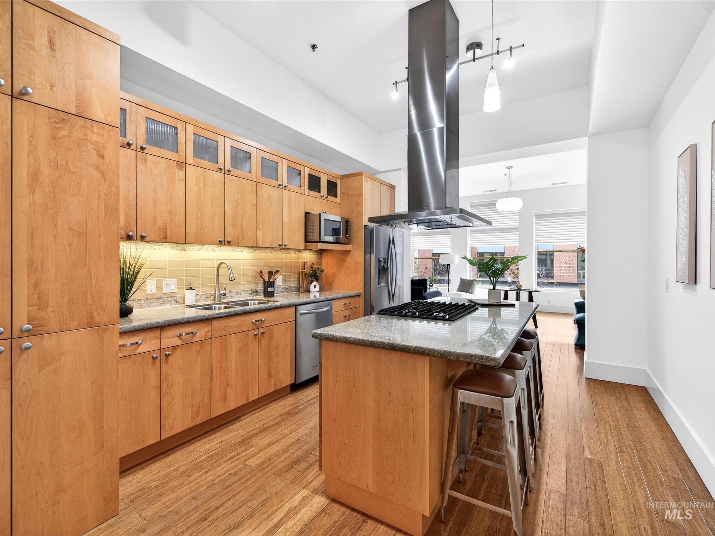 101 N 10th Street, Boise, Idaho 83702, 2 Bedrooms, 1 Bathroom, Residential For Sale, Price $629,000,MLS 98973009