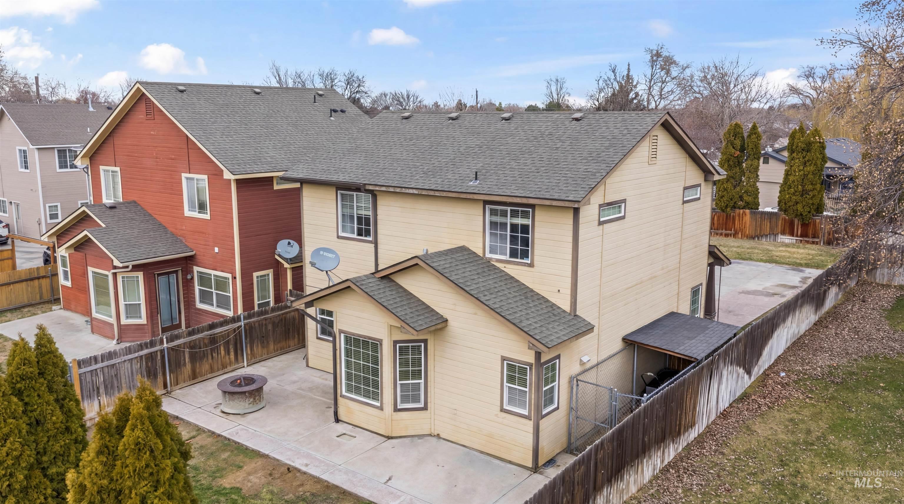 2586 N Mitchell St, Boise, Idaho 83704, 3 Bedrooms, 2.5 Bathrooms, Residential For Sale, Price $415,000,MLS 98973010