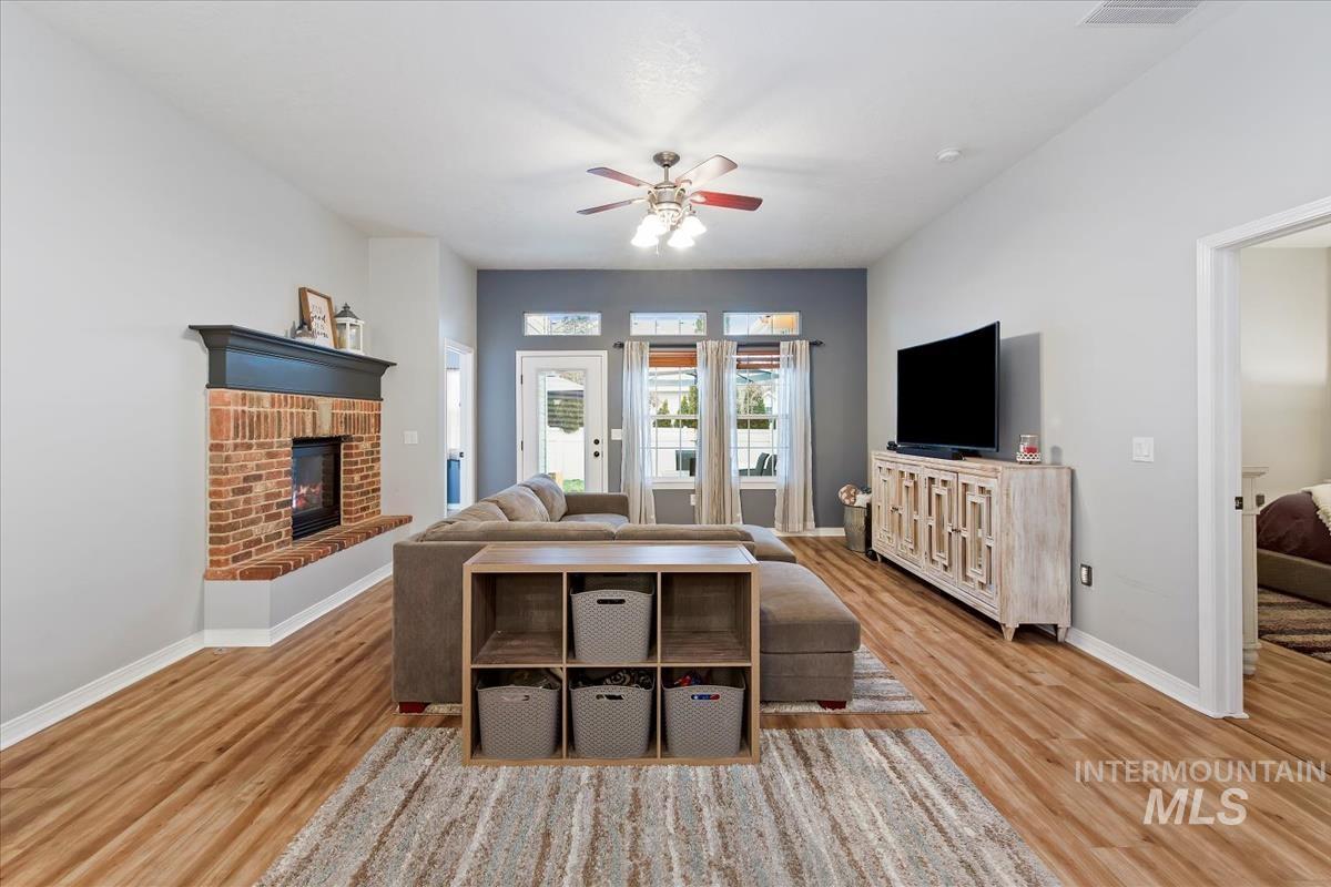 1512 W Great Basin Dr., Meridian, Idaho 83646, 3 Bedrooms, 2 Bathrooms, Residential For Sale, Price $483,000,MLS 98973011