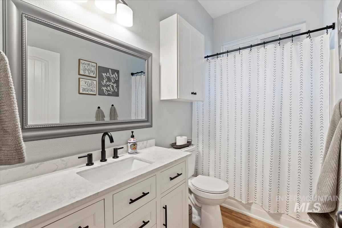 1512 W Great Basin Dr., Meridian, Idaho 83646, 3 Bedrooms, 2 Bathrooms, Residential For Sale, Price $483,000,MLS 98973011