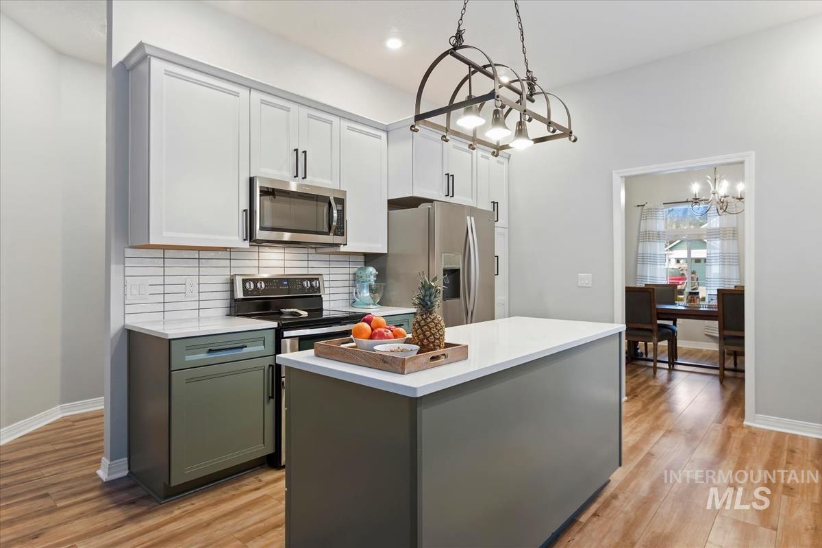 1512 W Great Basin Dr., Meridian, Idaho 83646, 3 Bedrooms, 2 Bathrooms, Residential For Sale, Price $483,000,MLS 98973011