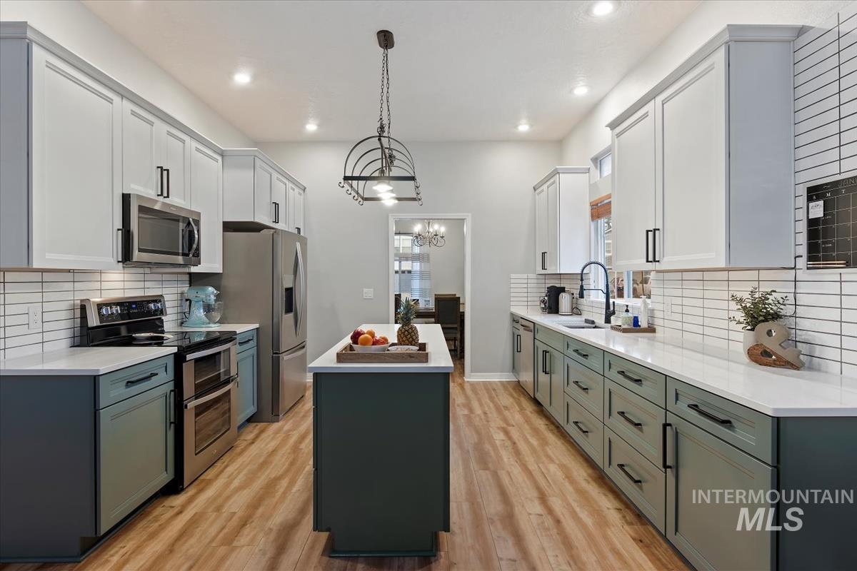 1512 W Great Basin Dr., Meridian, Idaho 83646, 3 Bedrooms, 2 Bathrooms, Residential For Sale, Price $483,000,MLS 98973011