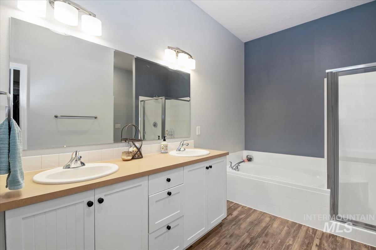 1512 W Great Basin Dr., Meridian, Idaho 83646, 3 Bedrooms, 2 Bathrooms, Residential For Sale, Price $483,000,MLS 98973011