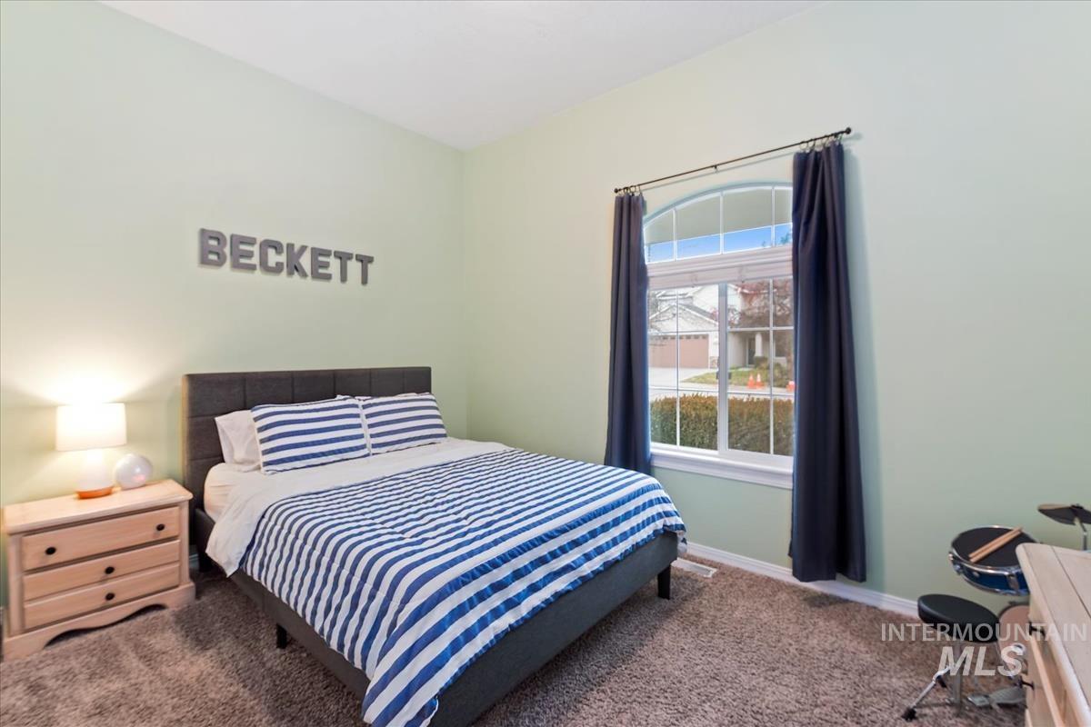 1512 W Great Basin Dr., Meridian, Idaho 83646, 3 Bedrooms, 2 Bathrooms, Residential For Sale, Price $483,000,MLS 98973011