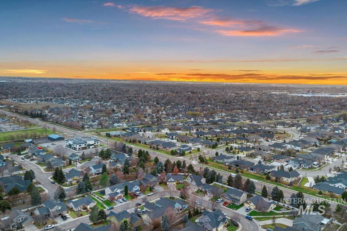 1512 W Great Basin Dr., Meridian, Idaho 83646, 3 Bedrooms, 2 Bathrooms, Residential For Sale, Price $483,000,MLS 98973011