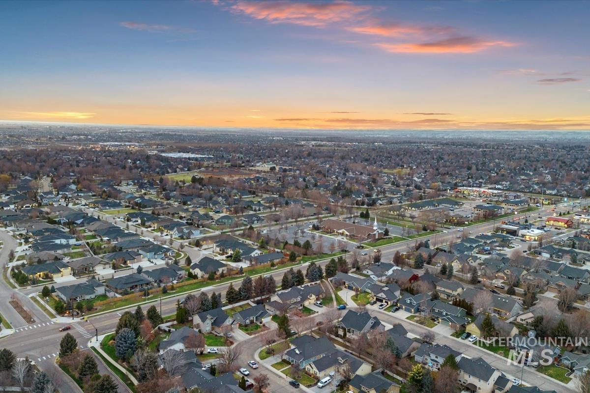 1512 W Great Basin Dr., Meridian, Idaho 83646, 3 Bedrooms, 2 Bathrooms, Residential For Sale, Price $483,000,MLS 98973011