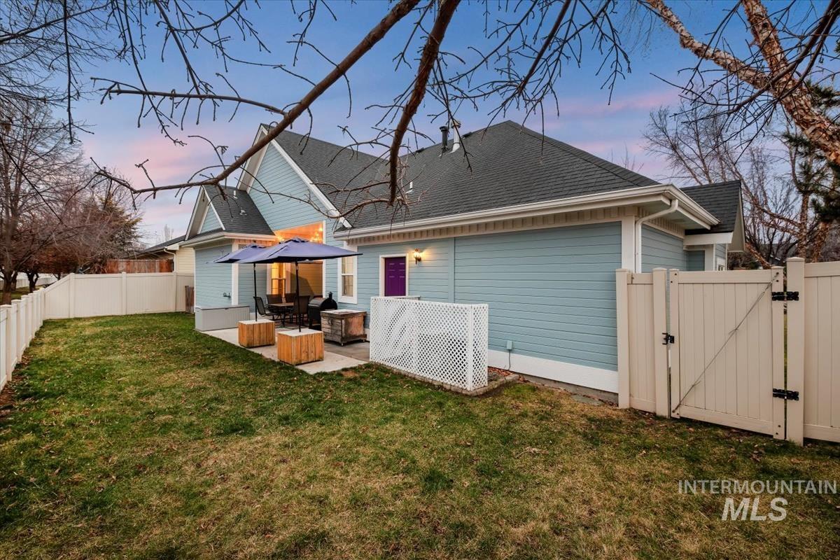 1512 W Great Basin Dr., Meridian, Idaho 83646, 3 Bedrooms, 2 Bathrooms, Residential For Sale, Price $483,000,MLS 98973011