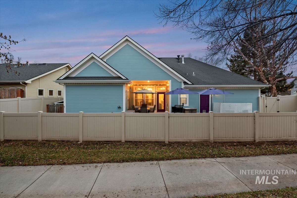 1512 W Great Basin Dr., Meridian, Idaho 83646, 3 Bedrooms, 2 Bathrooms, Residential For Sale, Price $483,000,MLS 98973011